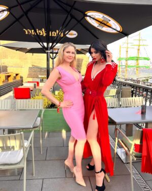 Micaela Schäfer Instagram - @hafengeburtstaghamburg ❤️ Danke @bildhamburg @stefanschneider_bild für die Einladung und den wundervollen Hamburg. Ich habe Ihn sehr genossen! Mein erster Hafengeburtstag. 💄 @nellabrandt_mua