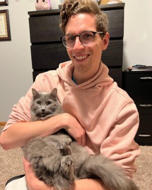 Michael Bruner Instagram - Reunited 😻 I’m so happy to be back with my girls: Lila, Meghan, and Sasha! I’m back in Minnesota, and it’s time to adjust to post-BB life! It’s been a whirlwind, and up next on the agenda is to go through all of your messages! #bb24 #catsofinstagram