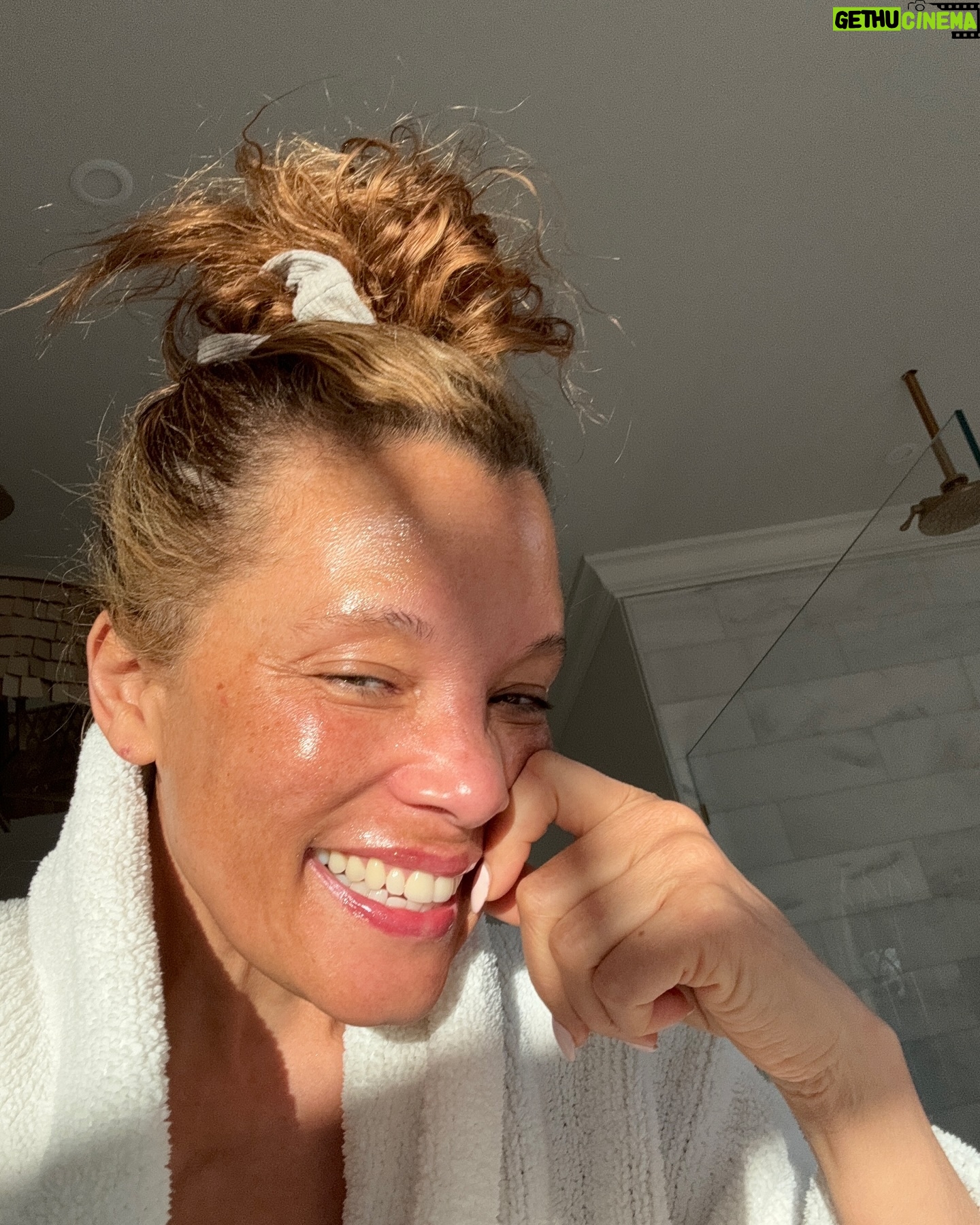 Michael Michele - 0.9K Likes - Good morning!
Be the REAL YOU🙌🏽🙏🏽
-
#nofilter #natural #skin #women #noretouching #clean #naturalskincare #cleanskin #faceoil