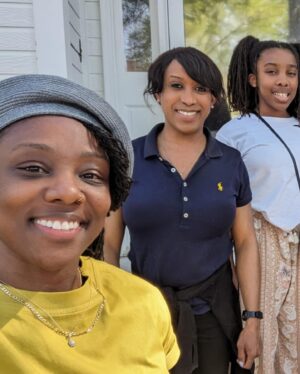 Michaela Angela Davis Instagram - I’ve been 60 for 1 day. Mommy has been 86 for 2 weeks & my daughter has been pregnant for 5 months. Time is a mystical, baffling concept or perhaps it’s nothing at all. Full of grace for being surrounded   secured by deep rooted love of family, descendants of my Sumter ancestors on my Easter birthday. And why do I still make the same face from when I was 7?