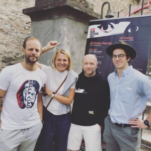 Michaela Badinková Instagram - Noir Festival 2021 tentokrát na hradě Šternberk.  Úžasná atmosféra , skvělé projekce , setkání s kamarádama. Ooooh😄 , jak moc jsme si to užili. Děkujeme Vítku a Ájo❣️ A sakriš 🙉 , Krobotkooo neudělaly jsme si společné foto😂!!! Tak příští rok to rozjedem znovu🤗🤗🤗 #noirfestival  #movienight  @jan_teply  @marekadamczyk_cz  @lenka_krobotova