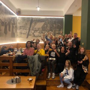 Michaela Badinková Instagram - Volby 2021❣️ Kamarádi❣️❣️❣️ #klamovka #friends 
@tyna_frej 
@michaldlouhy_fanklub 
@marcelaholubcova 
@monika_shaw_salajova 
@vaclavlaska 
@jaskowrobert 
@mas.krtka 
@otabalage