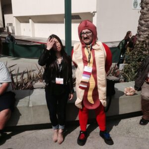 Michaela Dietz Instagram - 𝐋𝐀𝐒𝐓 𝐂𝐀𝐏𝐓𝐈𝐎𝐍 𝐂𝐎𝐍𝐓𝐄𝐒𝐓 𝐎𝐅 𝟐𝟎𝟏𝟗!⁣
⁣
#tbt to wondercon 2014, our very first for #stevenuniverse! ps. this guy was not cosplaying as a hot dog duffel bag. OR WAS HE?!⁣
⁣
you know the drill: top posts will be featured on my ig feed. THE WINNER is eligible to receive a prize (provided mailing address is within US). 𝘉𝘜𝘛 𝘏𝘌𝘠 , 𝘠𝘖𝘜’𝘙𝘌 𝘈𝘓𝘓 𝘞𝘐𝘕𝘕𝘌𝘙𝘚! i’ll consider submissions made on insta before wed, 12/11 at 9pm PST. have luck and good fun!⁣