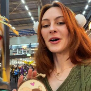 Michaela Jill Murphy Instagram - @heroesmadeinasia….y’all are awesome. The dedication to cosplay this weekend was unparalleled, I know I only caught like a third of you from the meetup but guys you all looked AWESOME. Wooo Netherlands Avatar love!!!
.
If you see yourself in the post, tag yourself below!!! 🫡
.
This is my first international con!!! I am so grateful and honored that the atla love is worldwide; headed to Amsterdam tomorrow to do some more exploring. Thank you thank you, hope to see more of you guys abroad at some point!! 🩵🩵
.
#heroesmadeinasia #netherlands #avatar #convention #toph #beifong #cosplay #guest #funkopops #autographs
