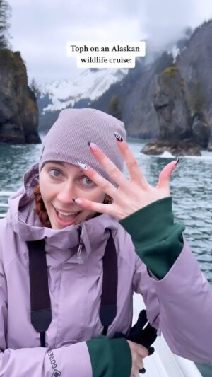Michaela Jill Murphy Instagram - Toph in her Alaska era 🦭🦦🏔️
.
Just landed back in LA; thank you once again @arcticcomiccon and @tashajboyer for a wonderful trip!! 🩵
.
#alaska #travel #articcomiccon #toph #lookthereitis #atla #blindjokes #avatar #beifong #earthbender #wildlifecruise