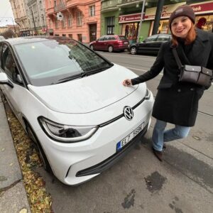 Michaela Maurerová Instagram - 💃💄⚡Testování pětice čistě elektrických auto pro magazín Flotila. ✌️🤩 "I když holka z minulosti, tak se snažím koukat do budoucnosti a tam se vidím v autě, které dobíjím v zásuvce. Díky tomuto projektu jsem se mohla seznámit s pěti zajímavými elektrickými vozy a teď vážně o koupi jednoho z nich uvažuju," říká Míša Maurerová, která postupně vyzkoušela modely od Opelu, BMW, Volva, VW a Renaultu. 😉🔌🔋🚘👍🏻 Zhodnocení z pohledu ženy už brzo na webu www.e-flotila.cz 📋👍⚡
-----------
🇬🇧 Testing five electric cars together for @flotila_magazin . BMW i7, Opel Corsa-e, Renault Megane e-tech, Volkswagen ID.3 and Volvo XC40 Recharge. 💥💪🔌🚀

#testing #electromobility #magazin #flotila #5na5 #BMW #Renault #Volkswagen #VW #Volvo #Opel #woman #girl #view #fleet #mobility #mokka #mokkae #id3 #idfamily #volkswagenid #volkswagenid3 #i7 #BMWi7 #7series #XC40 #recharge #xc40recharge #megane #meganeetech