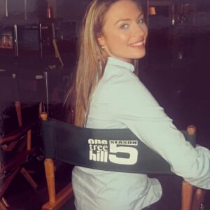 Michaela McManus Instagram - Went back in time and reminisced with my One Tree Hill pals on @dramaqueensoth this week. #OTH will always have a special place in my heart - I got my sea legs and learned sooo much from the cast and crew. It completely changed the trajectory of my life (@mikedaniels101 🥰). Really wouldn’t trade that experience for anything. And love that it continues to resonate with audiences. Thanks for having me @hilarieburton @msbethanyjoylenz @sophiabush 😘
