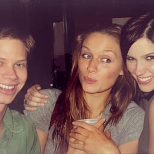 Michaela McManus Instagram - Went back in time and reminisced with my One Tree Hill pals on @dramaqueensoth this week. #OTH will always have a special place in my heart - I got my sea legs and learned sooo much from the cast and crew. It completely changed the trajectory of my life (@mikedaniels101 🥰). Really wouldn’t trade that experience for anything. And love that it continues to resonate with audiences. Thanks for having me @hilarieburton @msbethanyjoylenz @sophiabush 😘