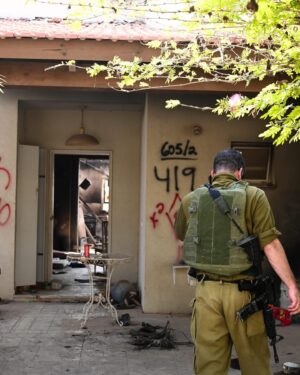 Michal Amdurski Instagram - עם ישראל חי 🇮🇱🇮🇱🇮🇱💪🏻💪🏻💪🏻💔💔💔 @explain.israel