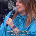 Michela Giraud Instagram - 🎙️ #Radio2SocialClub è quel posto magico dove la discografia di @michelagiraud incontra @amedeo_minghi 😍 Siamo in diretta ORA su #RaiRadio2 e sul canale 202 del DTT, domani alle 8.45 su @instarai2 📻📺