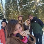 Michela Giraud Instagram - 2024 cominciamo bene, ma non ti preoccupare, non ci faccio l’abitudine 🌟 ❄️🏔️♥️☃️⛄️✨💫 🤘🏻 P.S. : l’ultimo video è per ribadire ora e per sempre vaffanculo Maestra Pina . . . #2024 #corna #scaramanzia #tie