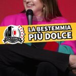 Michela Giraud Instagram - Tintoria 204 feat. @michelagiraud è online. Nota stand-up comedian, attrice, conduttrice e recentemente regista con il suo esordio “Flaminia”, nelle sale dall’11 Aprile 2024, è tornata a trovarci. Con Michela abbiamo esplorato le sfide di scrivere e dirigere un film ricco di elementi autobiografici, la collaborazione con Antonello Fassari e Andrea Purgatori, i cameo di Tinti e Rapone e le scene tagliate, le vacanze al Circeo, i traumi d’infanzia di Rapone, la curiosa connessione tra cremazione e un’apocalisse zombie, l’insolita storia di elettrodomestici regalati in seguito a bestemmie in tv, rituali scaramantici sul lavoro, avventure psichedeliche in Danimarca, chiudendo con un contributo speciale alla rubrica più celebre del podcast, ambientato negli studi Mediaset di Cologno Monzese. Tintoria è il podcast di @sandanieletinti e @grandiraponi co-prodotto da @thecomedyclub.it disponibile su #YouTube e tutte le piattaforme audio con @onepodcast_ #TintoriaPodcast #Podcast #PodcastItalia #Podcastita #Onepodcast #MichelaGiraud #Pasticceria #Flaminia #Cinema #AntonelloFassari #AndreaPurgatori #Mediaset #DanieleTinti #StefanoRapone #THECOMEDYCLUB