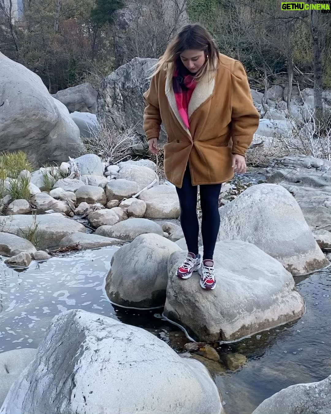 Michela Giraud Instagram - Come ogni italiano che si rispetti ho fatto il ponte, eccolo proprio sopra alla mia testa. Sull’agilità ci lavoriamo. . . . #pontedellimmacolata #destination #brandreputation