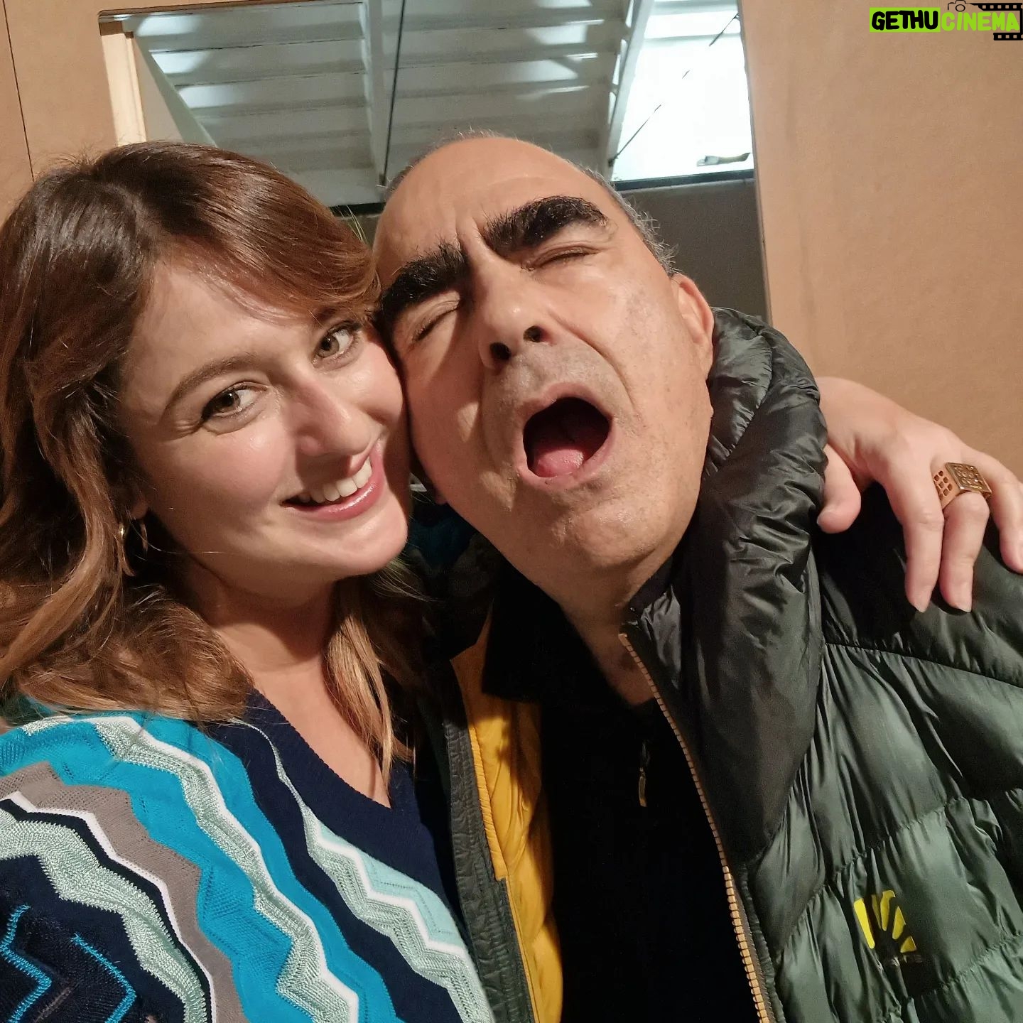 Michela Giraud Instagram - Ciao a tutti come sappiamo l'argomento del giorno purtroppo non sono io, ma posso essere io nei vostri cuori se vedrete un programma che mi sono divertita tanto a fare #loltalentshow su @primevideoit , io ci sono nella seconda puntata, ma sono magnanima potete guardare anche le altre. Menzione speciale a @katioska76 che mi incita come mi incitava mia madre durante le lezioni di atletica leggera dove ovviamente arrivavo ultima. . . . #loltalentshow #primevideoit #farideremaancheriflettere #standupcomedy #comicitasagace #intelligenza #bellezza #umilta #acume #sagacia #humor #risate #grasserisate