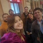 Michela Giraud Instagram - Oggi c’è Lazio Salernitana. E non lo so perché sono tifosa delle due squadre lo so perché sono scesa sotto casa e mi hanno portato via la macchina. Dormo poco da due settimane e capisco molto poco di quello che mi dicono in questi giorni perché ieri è uscita Flaminia, il mio primo film. Quello che vedo e sento però è una cascata di affetto da parte delle persone che mi vogliono bene e anche da voi splendide creature che state leggendo questo post. Sono in un frullatore e molte e molti sono quelli che devo ringraziare in questi giorni, troverò tempo e modo per farlo ad uno ad uno ma intanto vi dico: andate al cinema sia per me che sto andando sulla pisana a riprendermi la macchina, sia perché Flaminia è un film pieno di roba e di persone più belle e brave di me che hanno dato tutto, sia perché ho promesso ai miei produttori di pareggiare ciò che hanno speso per farlo (è una battuta devo specificarlo perché oggi sono entrata nel mondo del cinema e devo darmi un tono) Volo sulla Pisana. Flaminia è vostro. Al cinema. @baldassari_agenzia @katia_tellone @eagleoriginalcontent @visionfilmdistribution @boompr.it @claudiascuderi . . . #Flaminia #cinema #MichelaGiraud #weekend