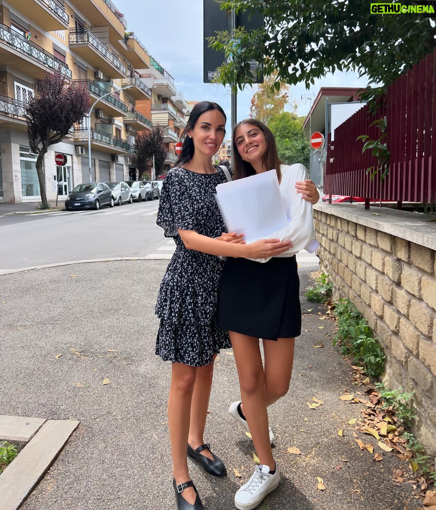 Michela Quattrociocche Instagram - Oggi abbiamo finito gli esami ❤️ sono molto fiera di te e ti amo tanto ❤️❤️❤️ my princess 👸🏻❤️