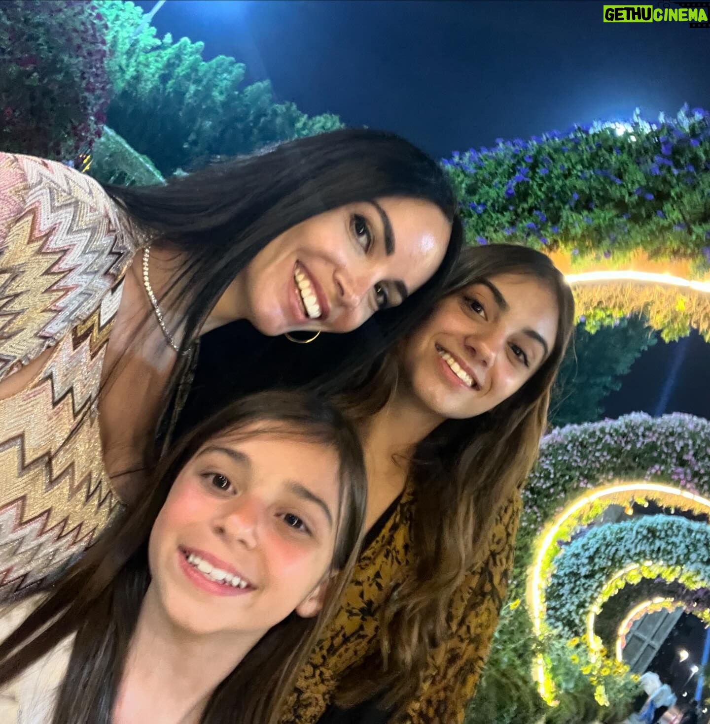 Michela Quattrociocche Instagram - Con voi e’ tutto più bello 🌸❤️💖 I miei fiori tra i fiori