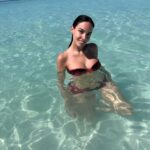Michela Quattrociocche Instagram - Ai nuovi giorni ❤️ Happy new year 🎊🎈🎆 🌅🌊