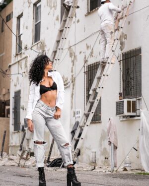 Michele Plaia Instagram - Monkey business 🐒

#losangeles #photography #photooftheday #sunday #blackandwhite #fitness #girl #model #curlyhair #stayhome #bodybuilding #life #lifestyle