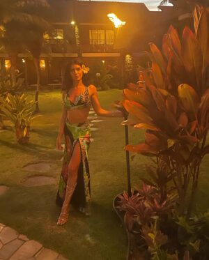 Michele Plaia Instagram - Kauai smoke. Literally the name of the strip mall store I strolled up to eat near by- wearing this. A series of smoke, wilted flowers and horns proceeded later. 🔥🚗💨🌺😜 

P.S. outfit designed by me :)
