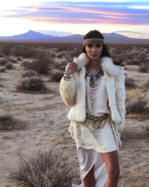 Michele Plaia Instagram - Throwback desert valley kundalini and music 🌵 @djsabonyc @sol.selectas 
💜💛💙💚🧡💖