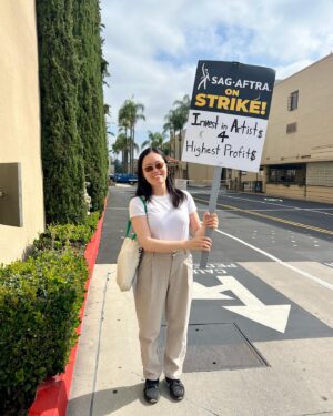 Michele Selene Ang Instagram - @sagaftra strong ✊🏻(thanks for the pic   sign @jamesthetang) #sagaftra #sagaftrastrong #sagaftrastrike