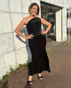 Actress Michelle Collins HD Instagram Photos and Wallpapers June 2024