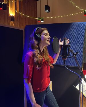 Michelle Harrison Instagram - Thrilled to share with you my new movie Big Sky River! I spent some time before shooting in the recording studio prepping this role and it was the most fun! It’s a cast full of your fav people and I’ll share more as we get closer to airing on @hallmarkchannel 
August 7th @9pm ET/PT. 

Based on a novel by @lindalaelmiller. 
#bigskyriver #hallmarkchannel #emmanuellevaugier #kavansmith #countrymusicsinger 🎤🎶