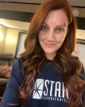 Michelle Harrison Instagram - Flash Season 7. They finally let me wear a Star Labs sweatshirt. 🙌🏻 ⚡️
