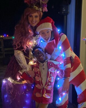 Michelle Harrison Instagram - Christmas magic! ✨ When one of your friends who is an unbelievable event planner teams up with another friend who is an incredible costume designer, and they create the most magical night for families on a small island…magic happens. Delighted children, cold and happy families, and memories to last a lifetime. Thank you @bowen_events ❤️