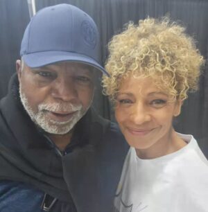Michelle Hurd Instagram - Absolutely heartbroken over the news of Carl Weathers passing. It feels like it was just yesterday that we took this pic at a Comicon.  YOU are a King, sir. Thank you for so many years of your powerful presence on this earth. 
Rest now. 💔❤️💔❤️