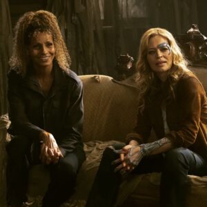 Michelle Hurd Instagram - Just thinking about how much I love this woman @jerilryan . Meeting and working with her has been an absolute gift. I got your back. Forever. ❤️🥰🖖🏾