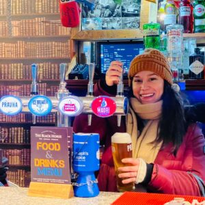 Michelle Macedo Instagram - Sipping and savoring my way through the delectable delights of London! 🍹🍔

#LondonFlavors #CulinaryExploration #SipAndSavor