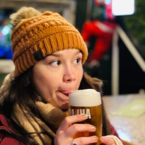 Michelle Macedo Instagram - Sipping and savoring my way through the delectable delights of London! 🍹🍔

#LondonFlavors #CulinaryExploration #SipAndSavor