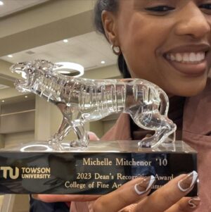 Michelle Mitchenor Instagram - 10.5 🤎Receiving my 💐🥹 …what a life I’ve been given 🤲🏾. Thank you @towsonuniversity 

Hair : @keishageorgehairstylist 
MUA : @yanibhoney 
Nails : @psytonenails 
Honoree : Me 🫣
Screaming baby in the back : my youngest 🫠😮‍💨🤷🏽‍♀️🤣