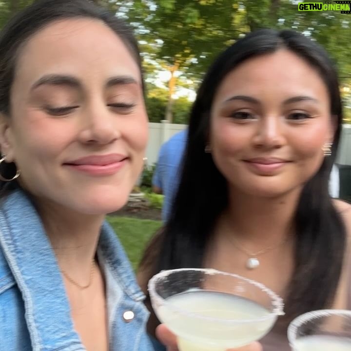 Michelle Veintimilla - 1.2K Likes - Kpop good peeps and good eats. Das it 🤝