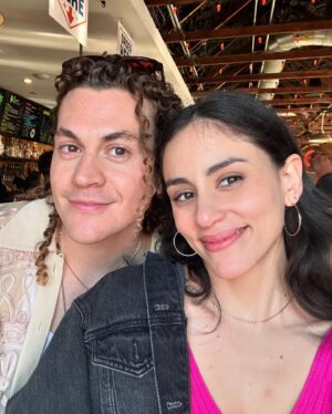 Michelle Veintimilla Instagram - Kpop good peeps and good eats. Das it 🤝