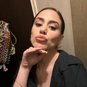 Michelle Veintimilla Instagram - Many prayers were answered this year 🥲 Grounded in gratitude as we turn the page. 

Wishing everyone peace, love, and clarity in the new year ✨

I love being your wife @edru00 ❤️