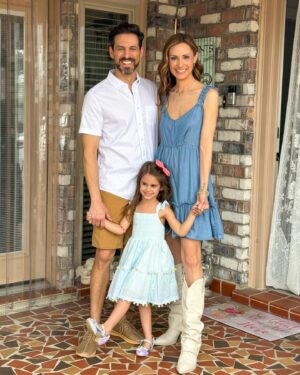 Michelle West Instagram - A beautiful end to a beautiful weekend soaked up with family, love, laughs, and beautiful memories! Happy Easter from my family to yours!! 

#happyeaster #familyfirst #familytime #motherdaughterlove #fatherdaughterlove