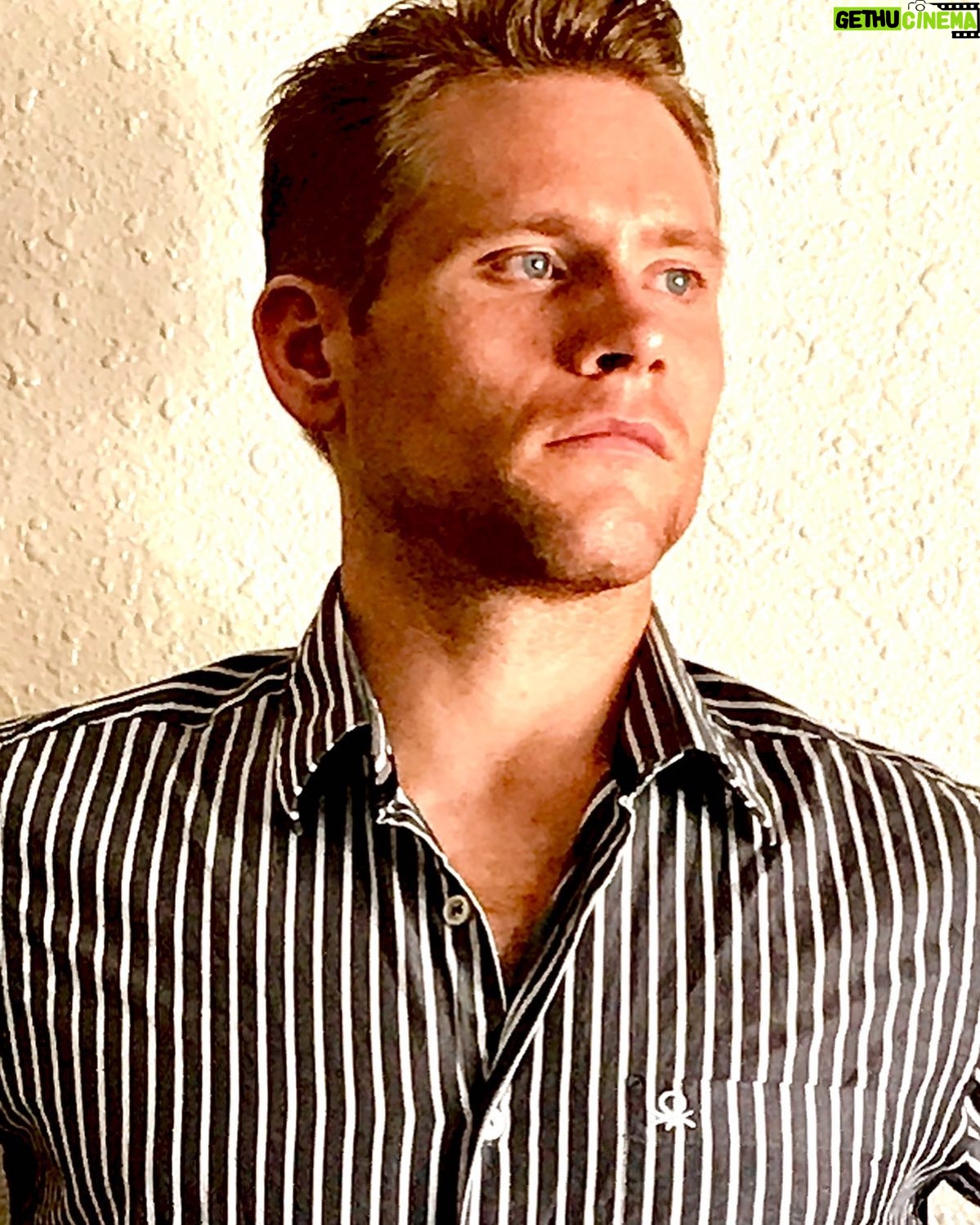 Michelle Borth Instagram - In memory of a gentle and beautiful soul of a human being. To know him was to love him. You are loved, you will be missed dearly, but never forgotten my friend. I pray you have finally found peace my dear precious soul.🙏❤️ RIP #MichaelLawson Call an old friend, tell people you love them, ask “how are you doing?”. Because as a wise friend said to me today, tomorrow is never promised. Life is precious. Embrace the finite time we have, love one another, cherish every moment, and live the life that brings you joy. #takecareofeachother #youarenotastatistic #idedicatemyselftoallthelostsouls