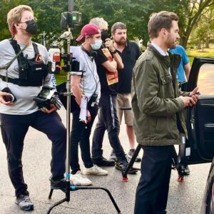 Michelle Borth Instagram - I ❤️Chicago!!!

#bts #setlife #makingmemories #makinmoves #ion #holidaymovies #christmasthief #chicago #crew❤️