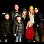 Michelle Borth Instagram - I ❤️Chicago!!! #bts #setlife #makingmemories #makinmoves #ion #holidaymovies #christmasthief #chicago #crew❤️