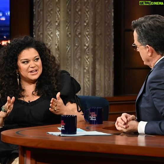 Michelle Buteau Instagram - Hi, it me! On @colbertlateshow tonight!!✨✨ hair @kyssheart makeup @theladydeja fit @selkie @annie_caruso @keiabounds pics @skpnyc cc: @babesmovie @neonrated @radiocitymusichall @stephenathome @theledecompany #survivalofthethickest #colbert