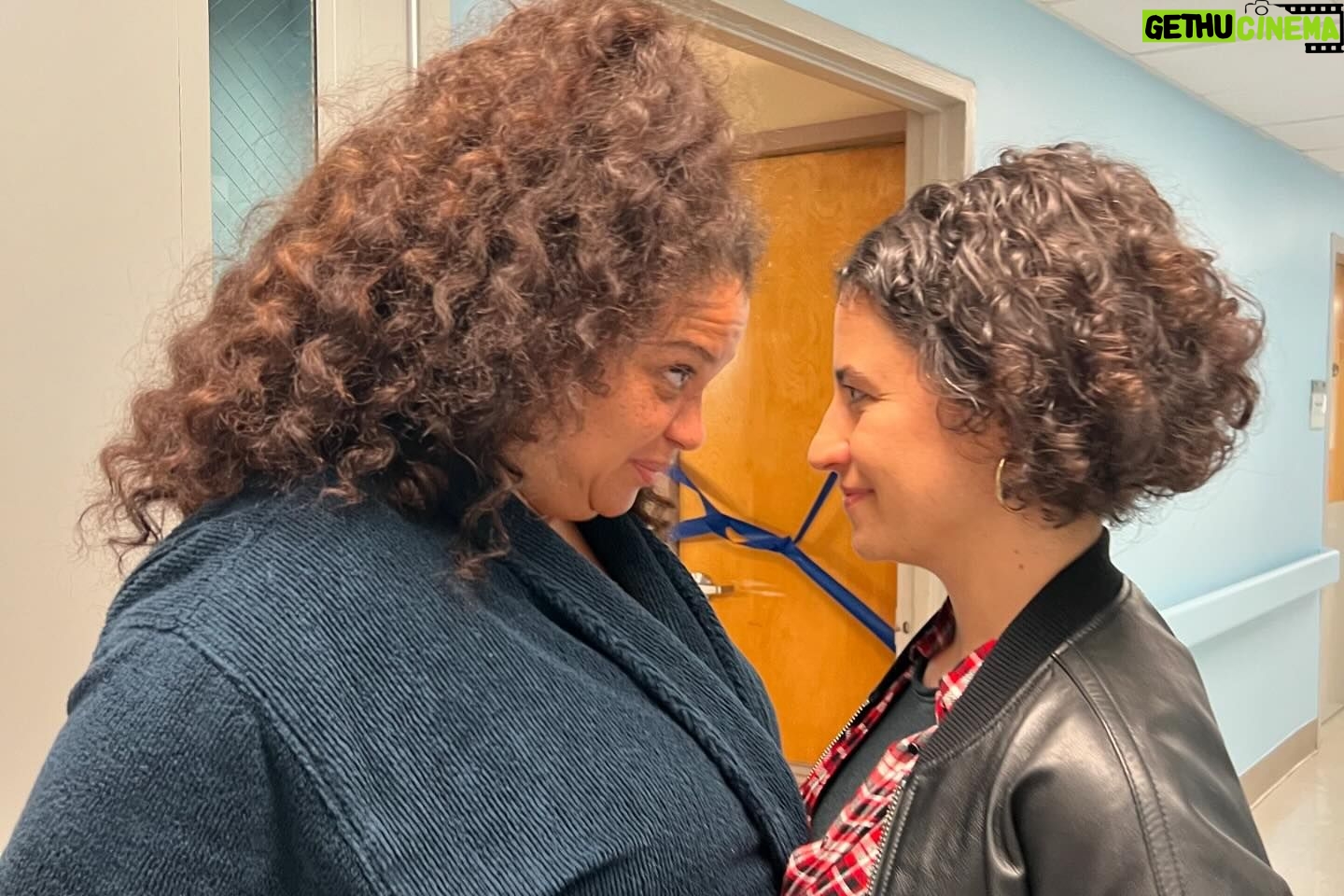 Michelle Buteau Instagram - @babesmovie premiered this weekend & it feels like the holidays done come early 💕