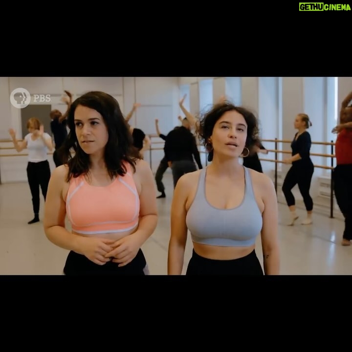 Michelle Buteau Instagram - beyond thrilled that @officialjld will be moderating the #BABESMovie Q&A this mother’s day! check out for tix to see our convo live-streamed in front of ur gorgina faces in movie theatres all over the country on Sun 5/12 with @pamelaadlon @michellebuteau et moi 💋 bring ur partner, bring ur bestie, bring ur mamaaa xoxo p.s. swipe to enjoy @abbijacobson & my Elaine Dance Tribute from 2018 when JLD won the Mark Twain Prize written by @saraschaefer1 have u gotten tix to see BABES? 🎬🍿