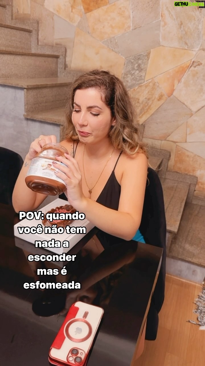 Michelle Giudice Instagram - É uma questão de caráter… kkkkkk #casal #namorados #noivos #vidaadois #comida #humor #comedia