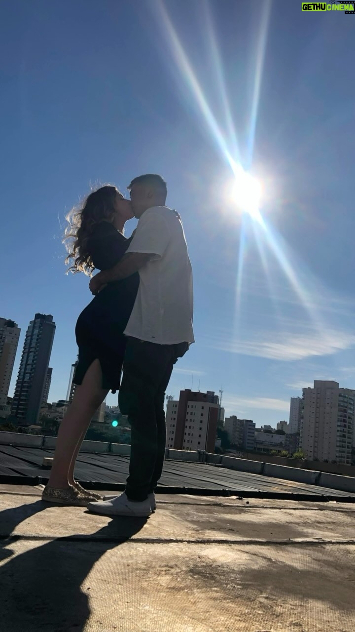 Michelle Giudice Instagram - Salva o áudio pro Dia dos Namorados!! E aproveitando, feliz 3 anos e 4 meses pra nós meu amor. Dizer sim pra você foi a melhor decisão da minha vida ✨ #namorados #diadosnamorados #casal #vidaadois #noivos #casamento #audioviral #relacionamento