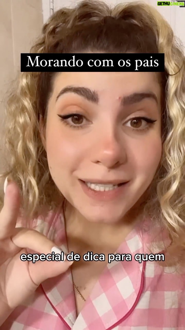 Michelle Giudice - 120.8K Likes - Pelas mães do Brasil 👊🏼 kkkkkk @giudicepauladel esse vídeo é uma homenagem pra você que lavou louça por tantos anos até eu me ligar que também tenho mão 😂 #mae #donadecasa #filhos #dica