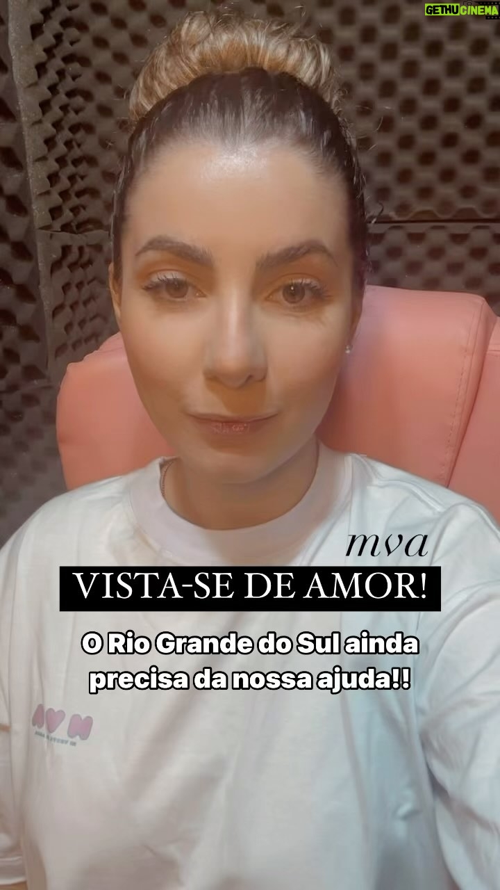 Michelle Giudice Instagram - IMPORTANTE: -link do site na bio (www.mivestedeamor.com.br) -nós vamos postar abertamente nossas contas pra vocês verem o valor arrecadado e vamos postar a compra dos itens e a forma de entrega -qualquer dúvida é só mandar na DM -nós não temos muito conteúdo ainda porque antecipamos nosso lançamento pra fazer essa campanha O mais legal é que você vai ajudar e ainda vai receber um produto que também ajuda em troca ✨ VISTA-SE DE AMOR!! #solidariedade #ajudeoriograndedosul #roupa #moda #camiseta #ajudeoproximo #amor #marcaderoupa #mivestedeamor