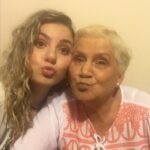 Michelle Giudice Instagram - Feliz dia das Mulheres pra todas as deusas que fazem acontecer. Que aguentam tudo, que enlouquecem buscando o que é seu, que não medem esforços pra proteger seus amores, que sangram lutando pra evoluir!! Em especial pra minha mãe e minha vó que me ensinaram o valor da vida com amor e resiliência. Eu não sei nem o que escrever pra explicar a admiração que eu tenho por elas!! ꪜⅈꪜꪖ ꪖડ ꪑꪊꪶꫝꫀ𝕣ꫀડ